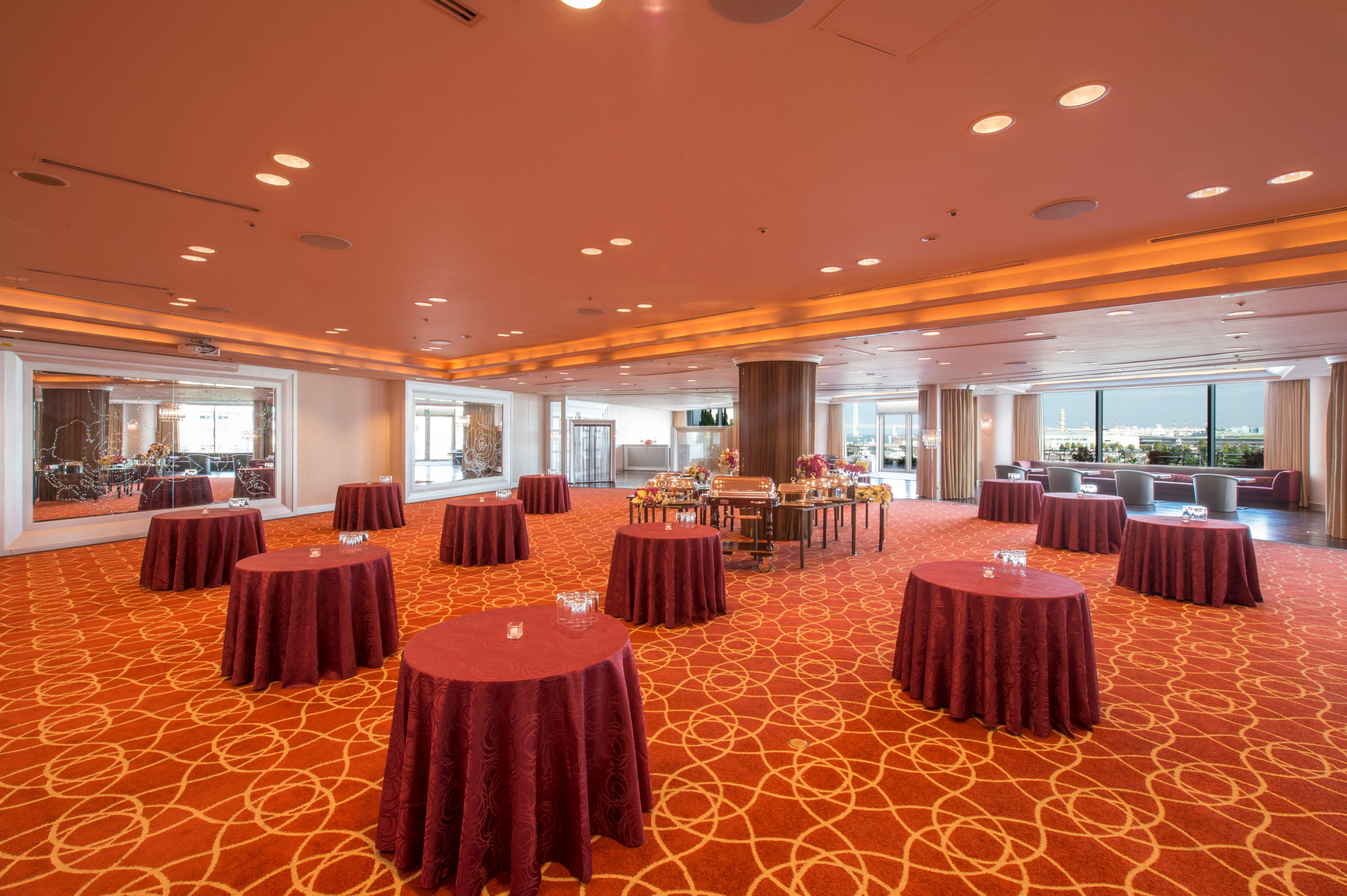 Intercontinental Yokohama Grand By Ihg Hotel Kültér fotó The Club Lounge at the 36th floor