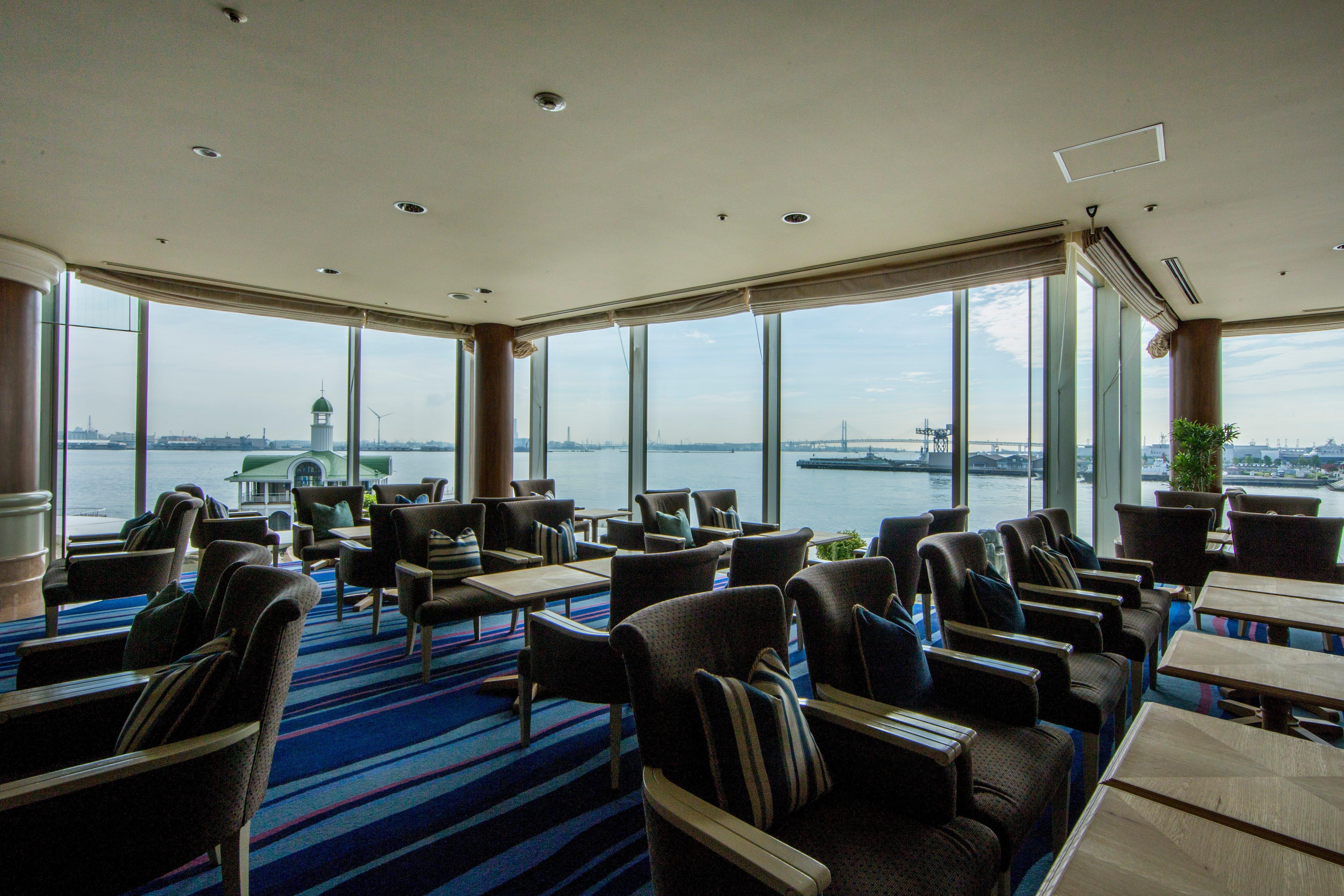 Intercontinental Yokohama Grand By Ihg Hotel Kültér fotó The Club lounge at Changi Airport