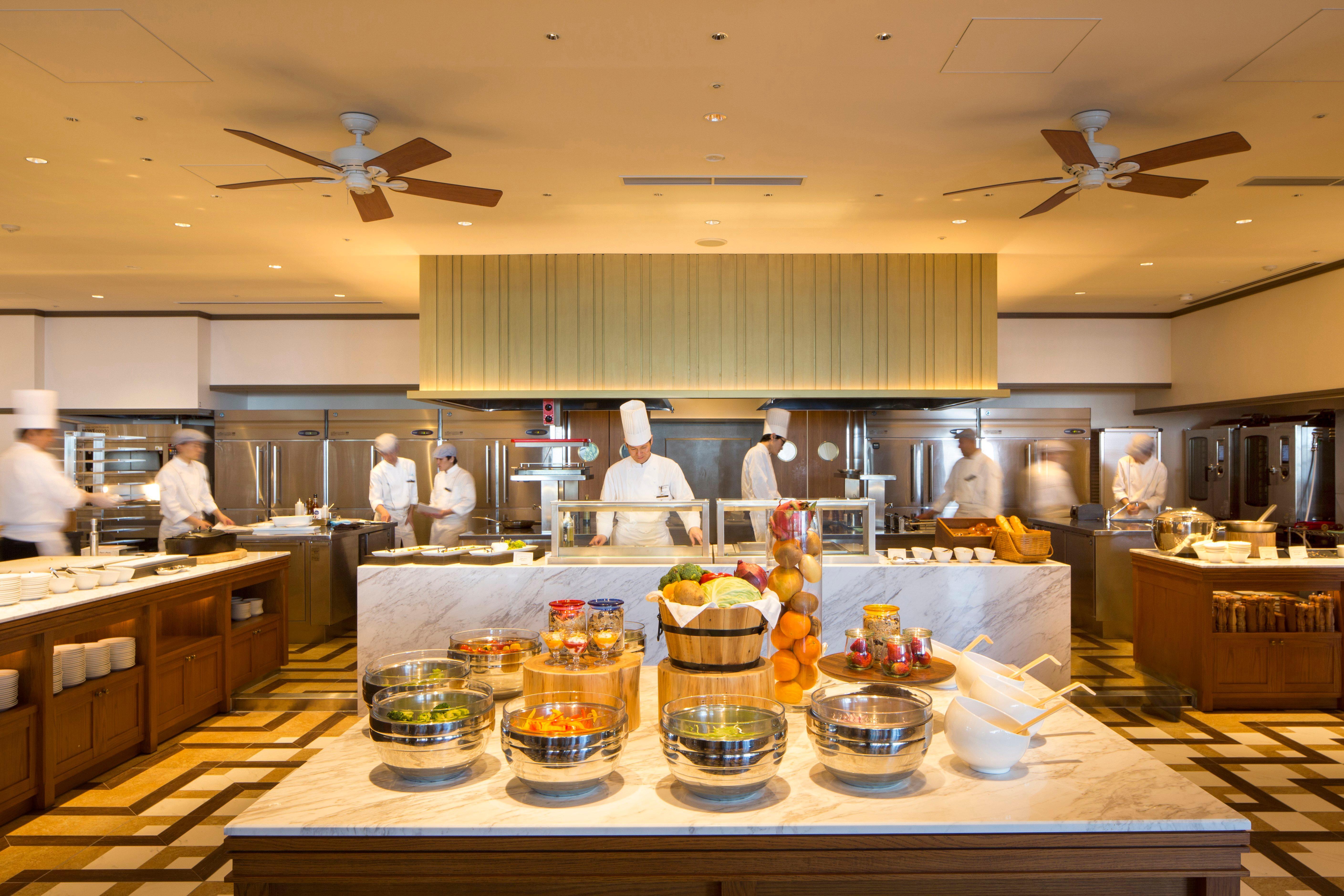 Intercontinental Yokohama Grand By Ihg Hotel Kültér fotó The open kitchen at the restaurant